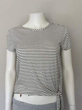 NWT M Medium Olivia Rae Striped Side-Tie Short Sleeve Top - White/Black